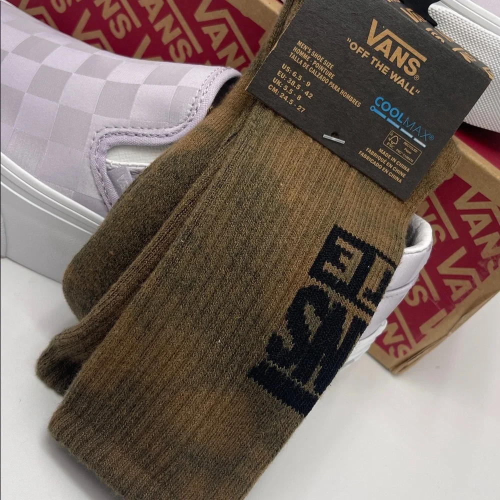 Vans CoolMax technology for comfort.
 "Off The Wall" Crew socks (1 pair) - Picture 12 of 16